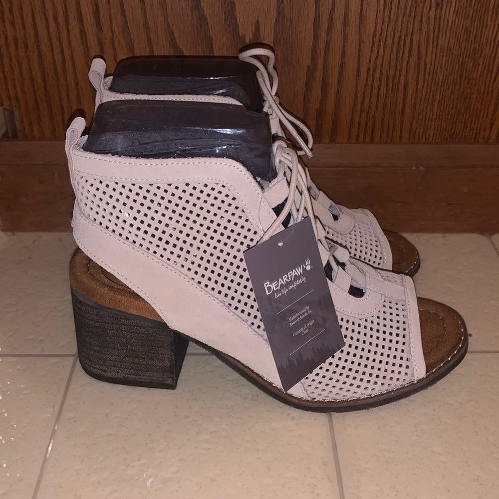 Women’s Bearpaw Vienna Ivory Sandals - Picture 6 of 7